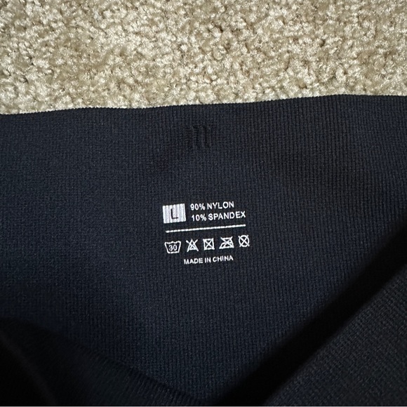 Beauty X Beast Seamless Scrunch Booty Leggings - Black - Picture 4 of 8